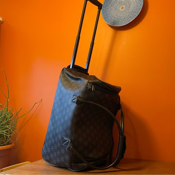 Adrienne Vittadini Duffel Roller Luggage, In Line Skate Wheels Luxury Travel Bag - Picture 8 of 10